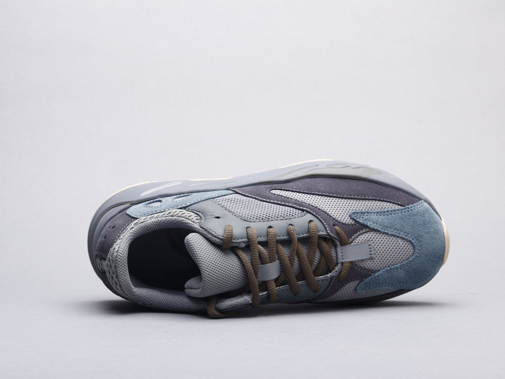 EI -Yzy 700 Teal BLue Sneaker