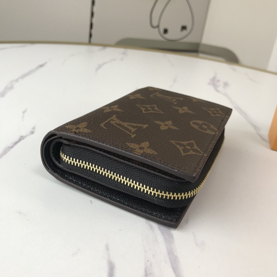 EI -New Wallets LUV 039