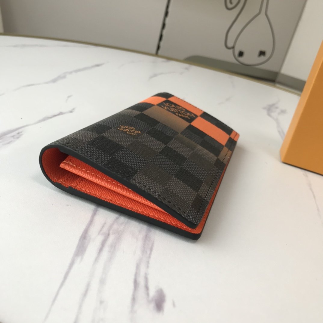 EI -New Wallets LUV 050