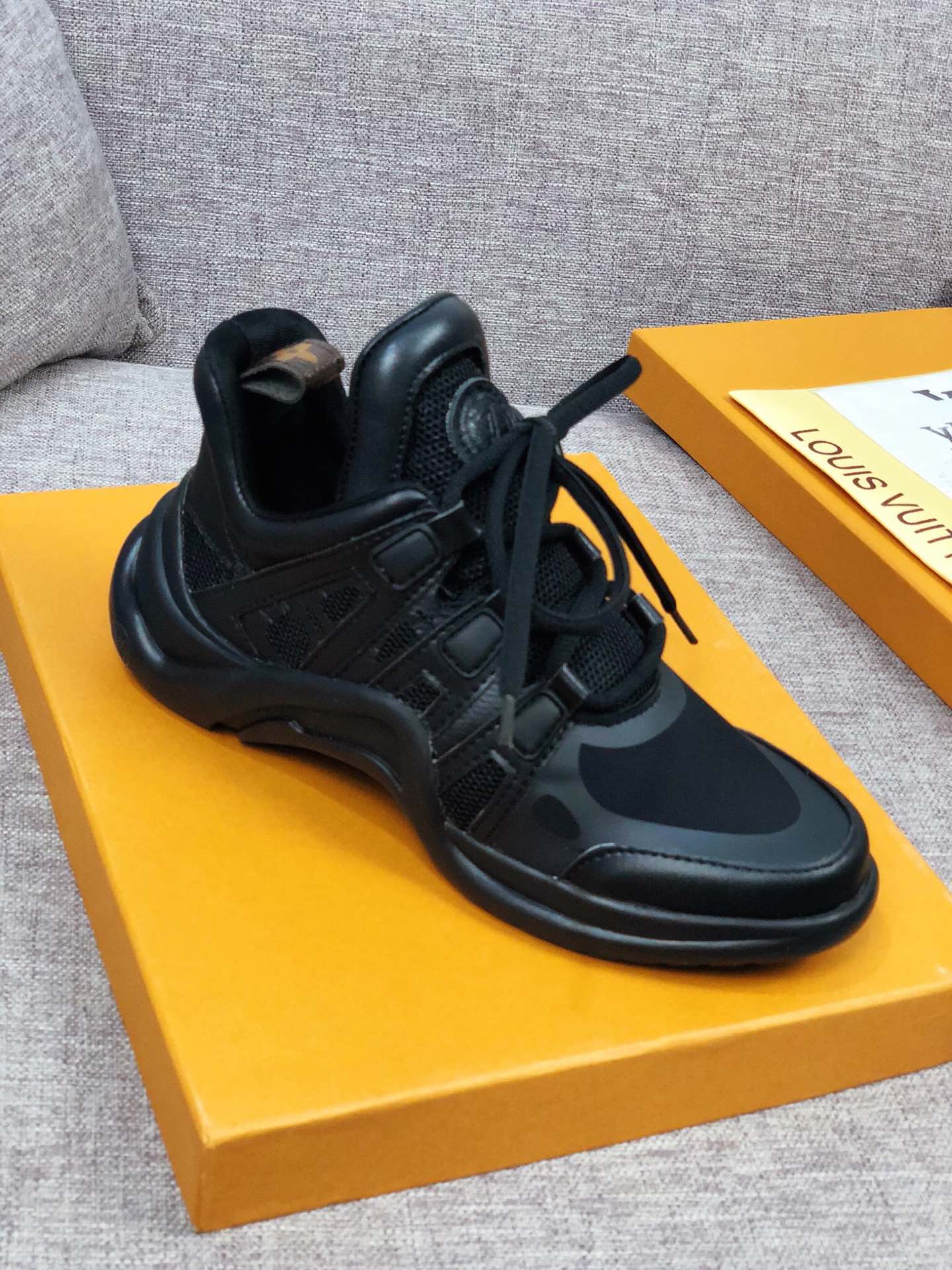 EI -LUV Archlight Full Black Sneaker