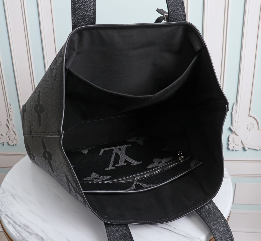 EI - Top Handbags LUV 096