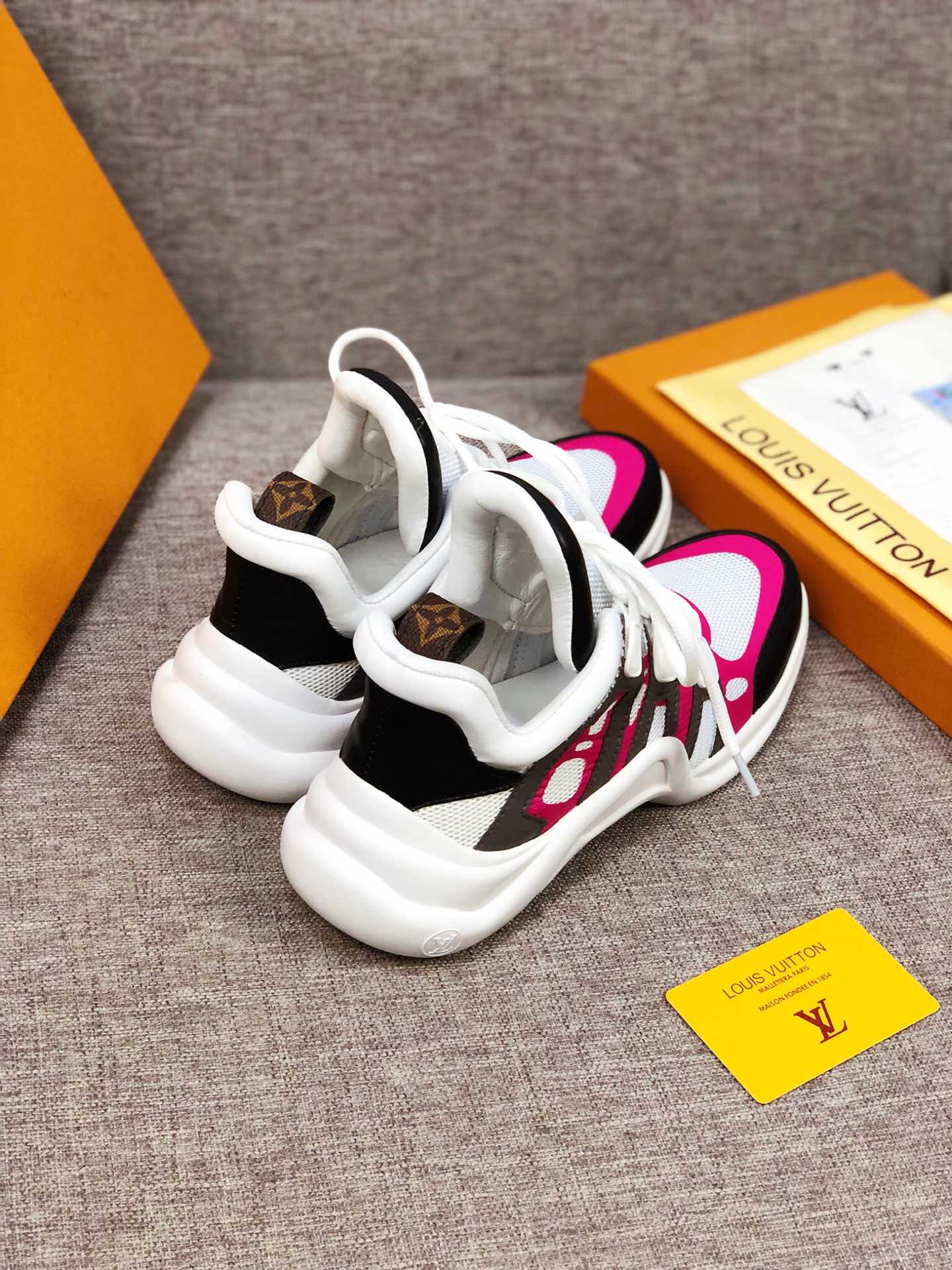 EI -LUV Archlight Pink White Black Sneaker