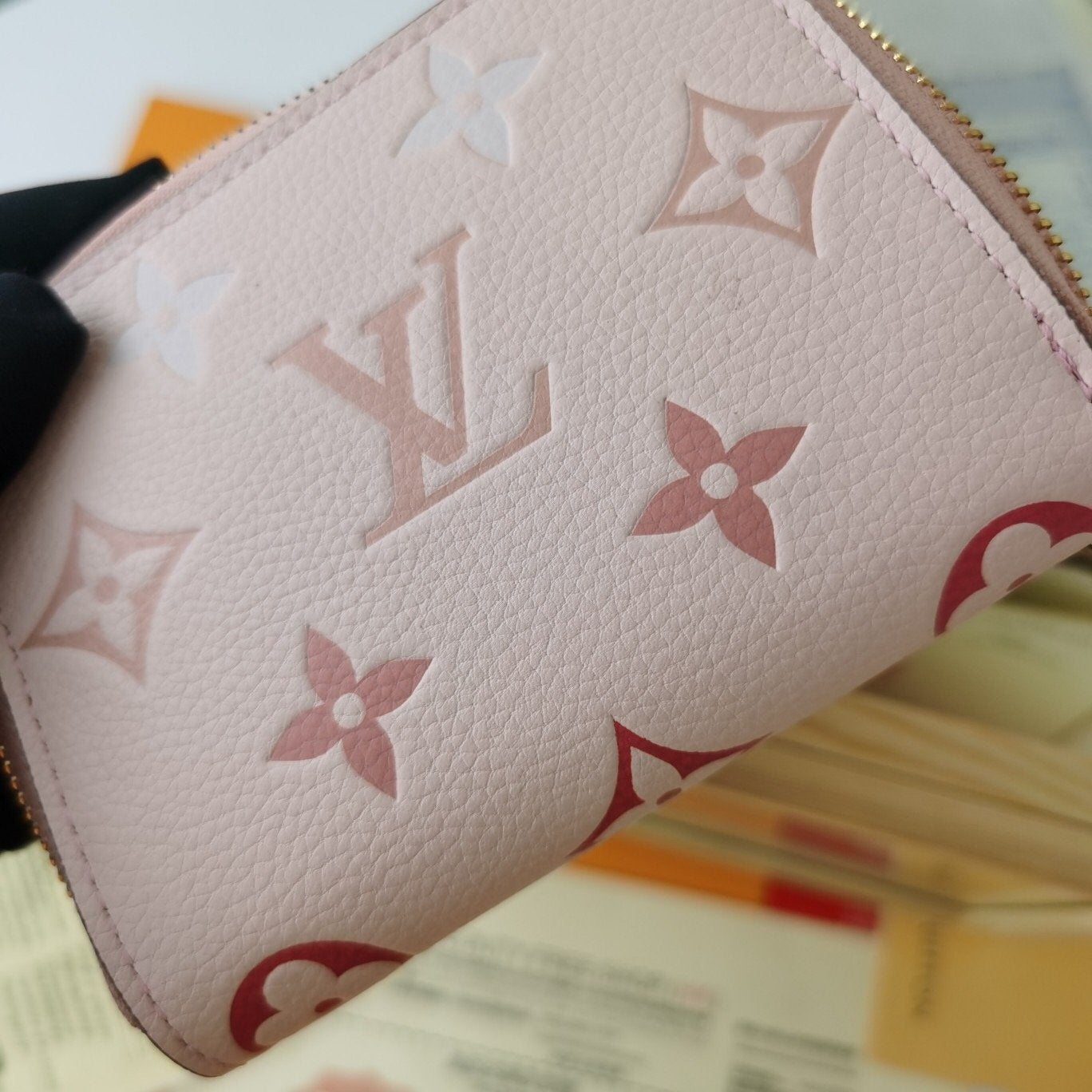 EI -New Wallets LUV 111