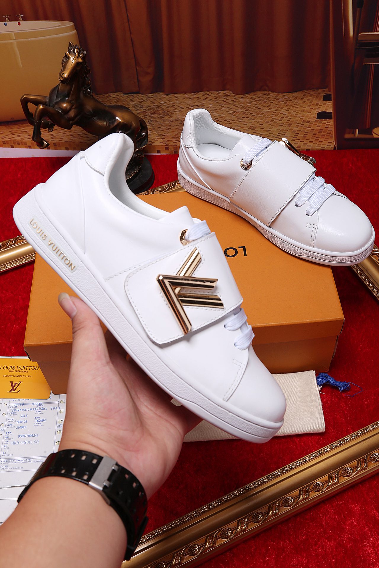 EI -LUV Font Row White Sneaker