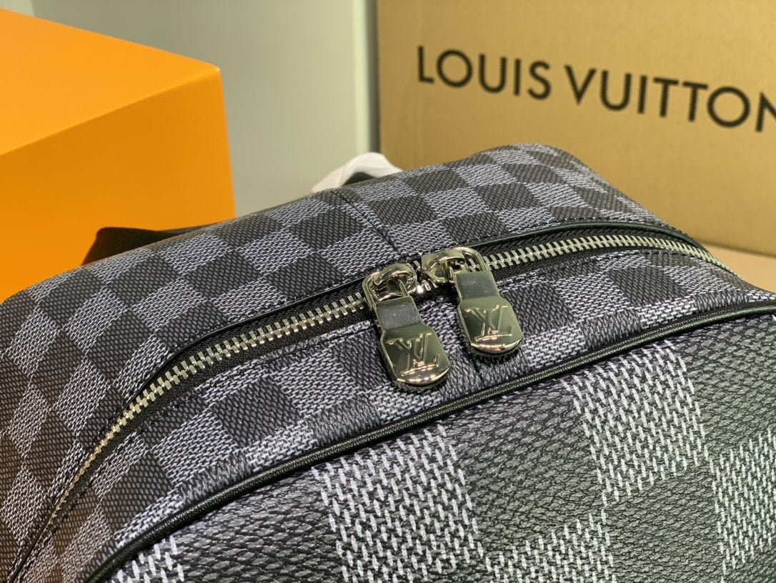 EI - Top Handbags LUV 117