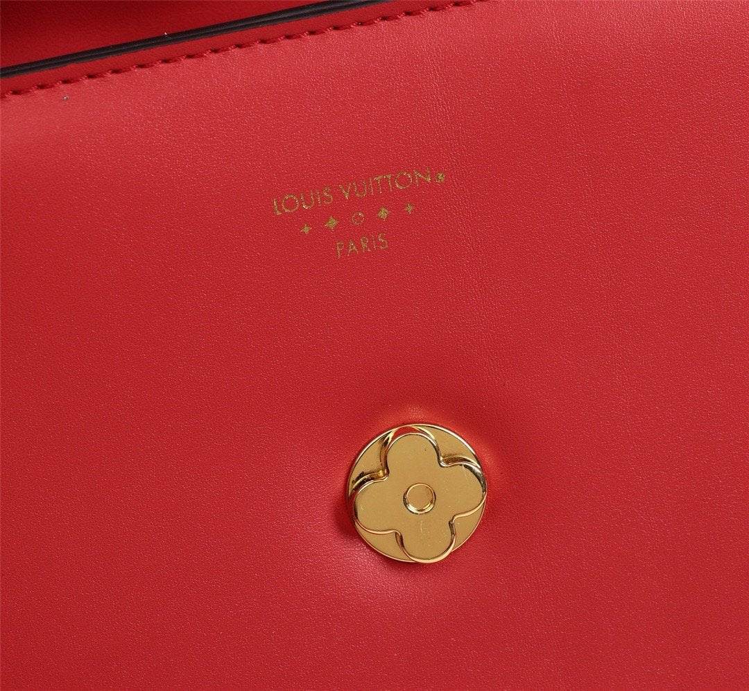 EI - Top Handbags LUV 444