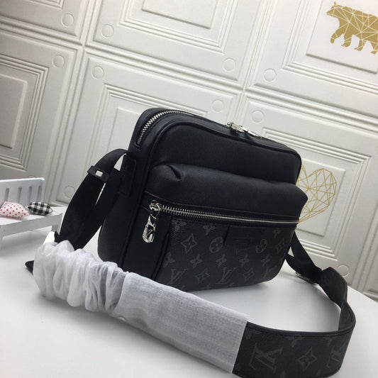 EI - Top Handbags LUV 006