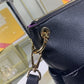 EI - Top Handbags LUV 112