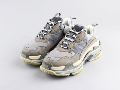 EI -Bla Triple S Grey Sneaker