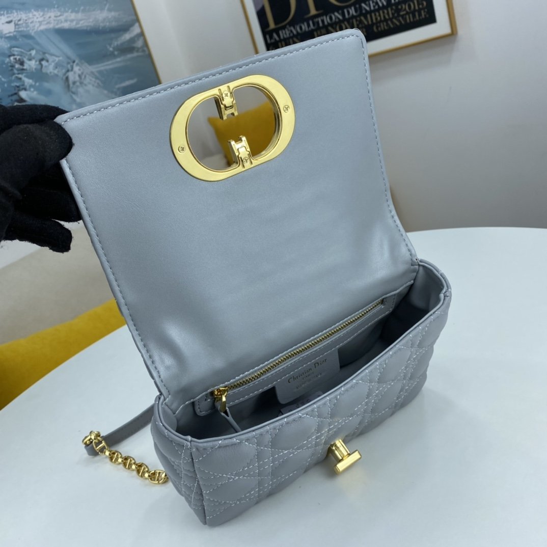 EI - Top Handbags DIR 066