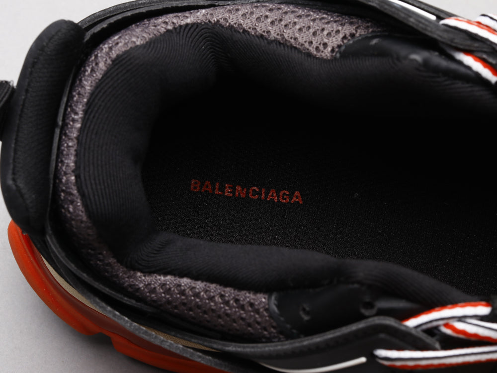 EI -Bla Track Black Red Sneaker